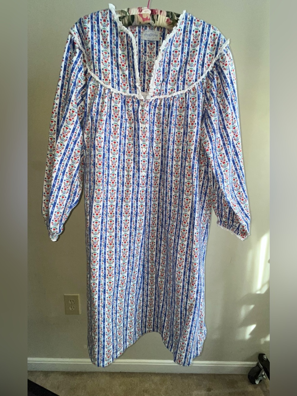 Vintage Y2K Lanz of Salzburg Cotton Flannel Blue Floral Nightgown Size Large